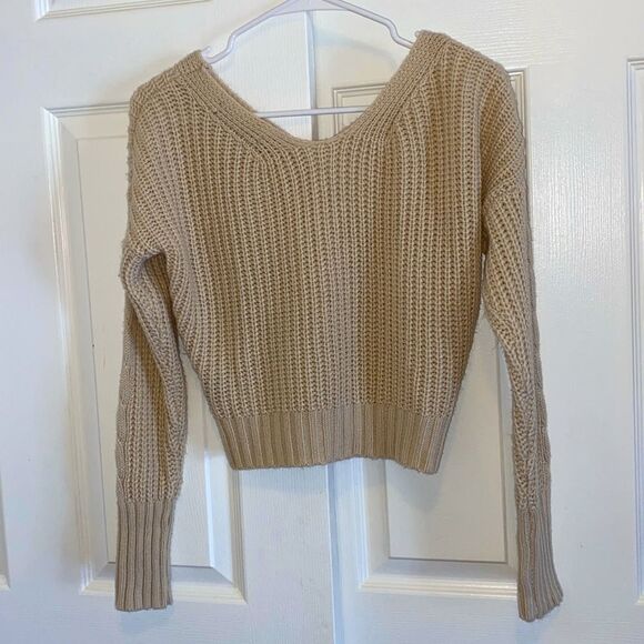 Moon&Madison V Neck V Back Cropped Knit Cable Cardigan - Picture 5 of 5